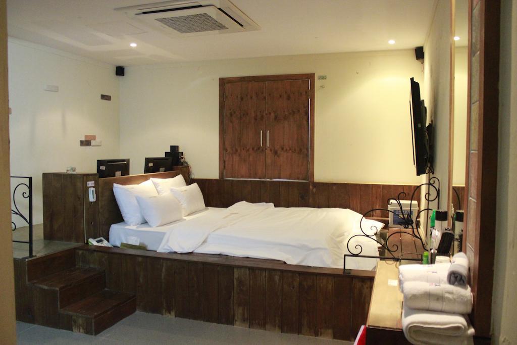 Max Hotel Tedzson Kültér fotó