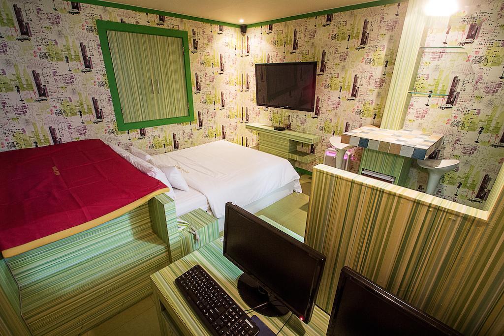 Max Hotel Tedzson Szoba fotó