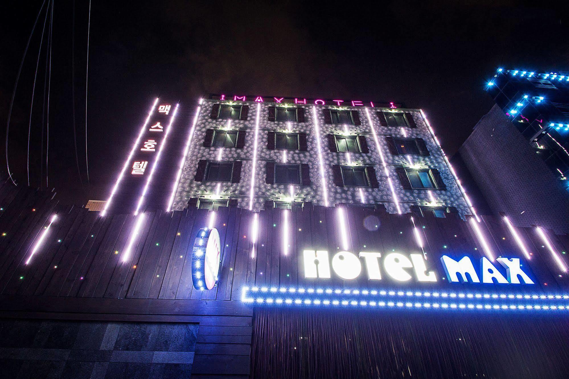 Max Hotel Tedzson Kültér fotó