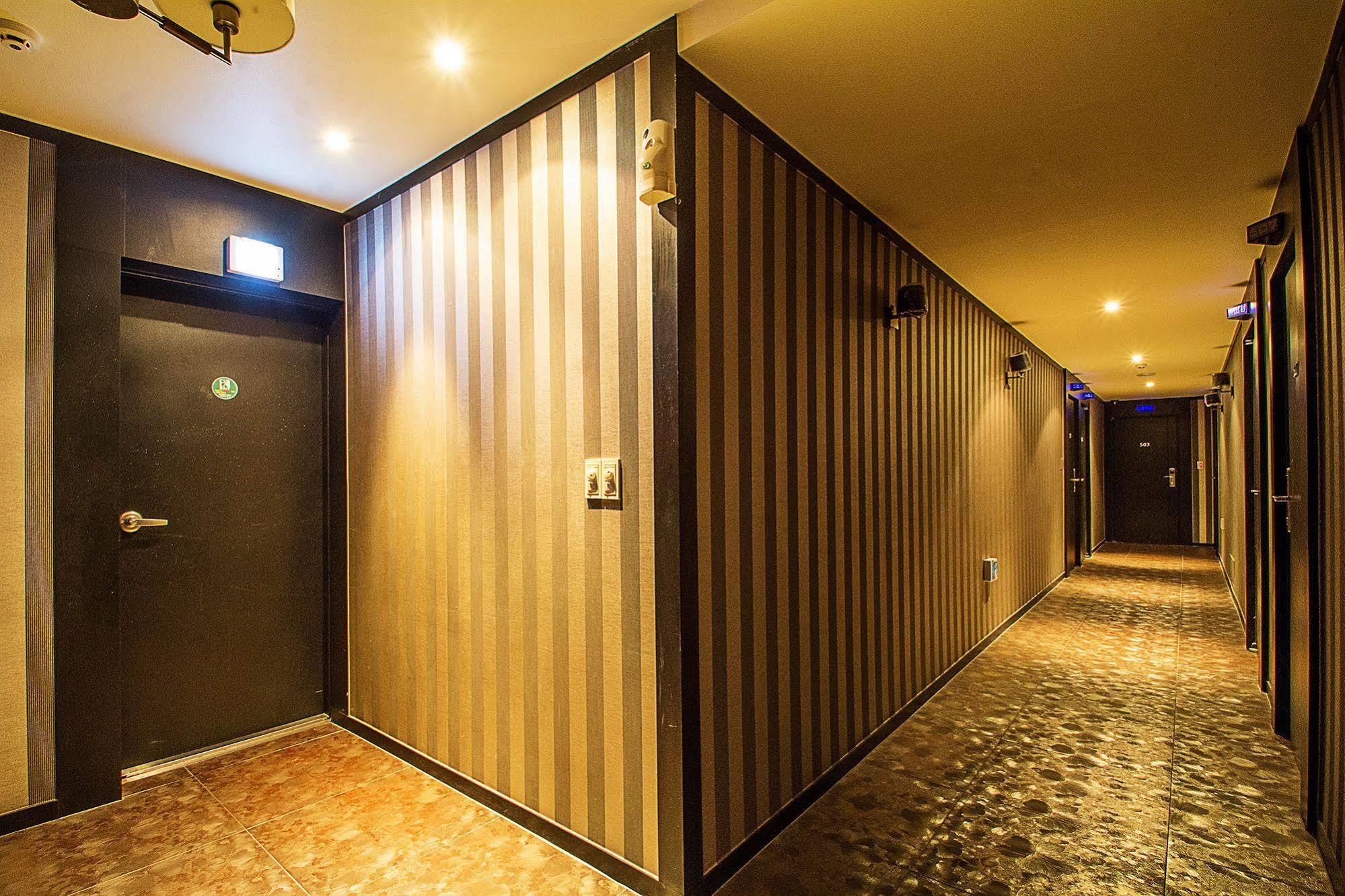 Max Hotel Tedzson Kültér fotó