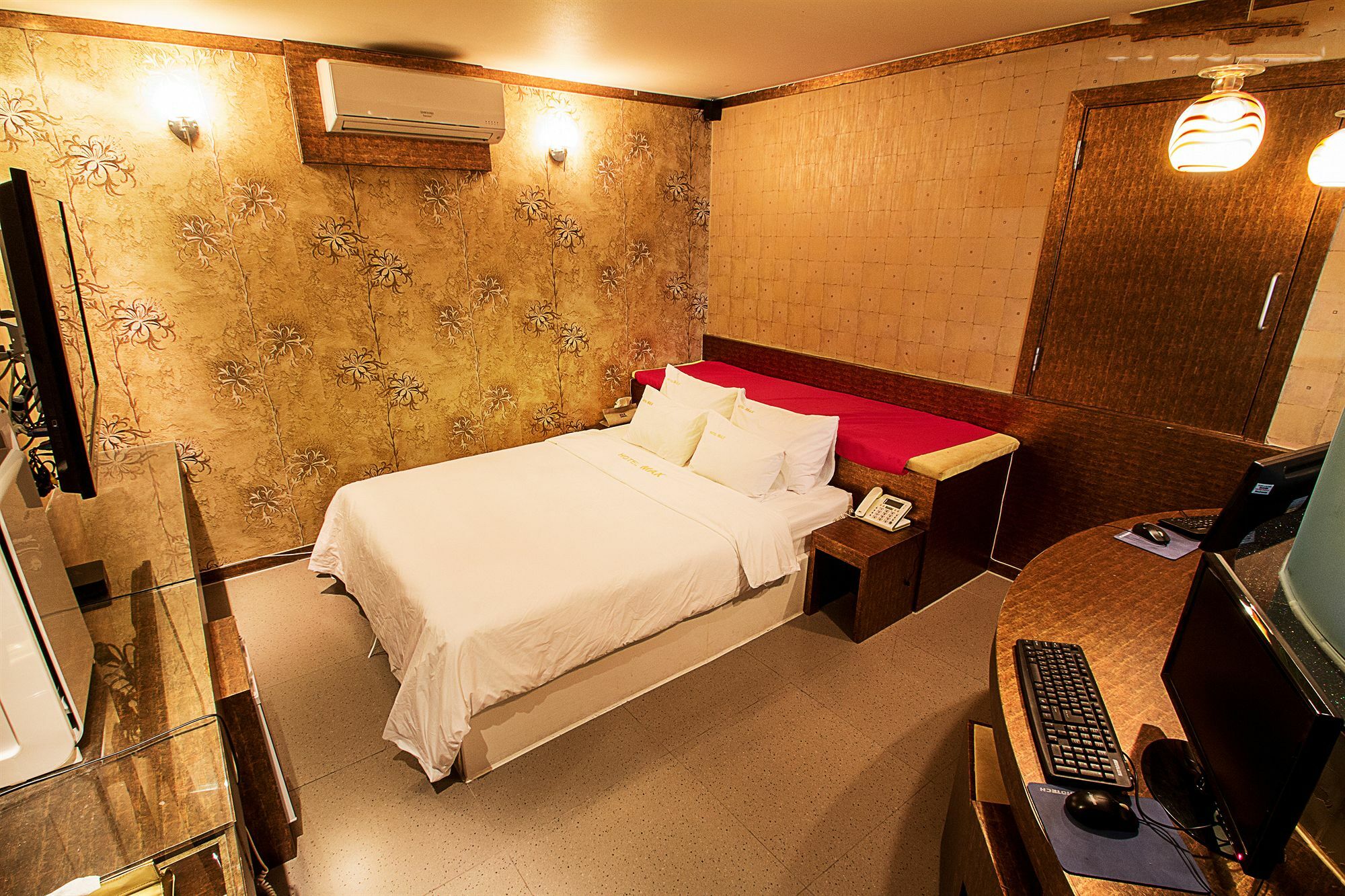 Max Hotel Tedzson Kültér fotó